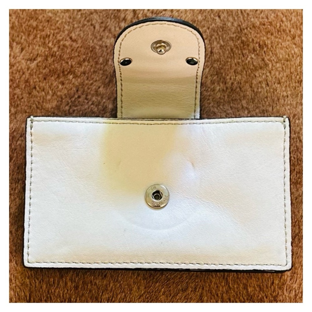Vintage Juicy Couture White Leather Accordion Wallet with Heart and Crown Charms - Picture 3 of 8